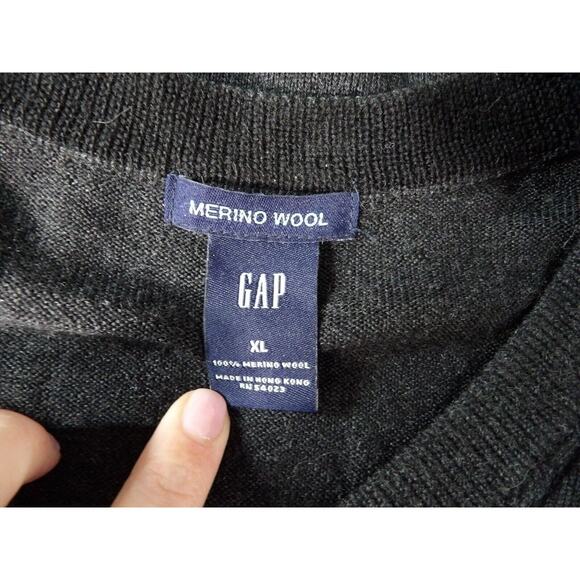 Gap Mens XL Merino Wool Sweater Dark Gray Pullover V Neck Grandpa Dad Core Fishe - Picture 3 of 8